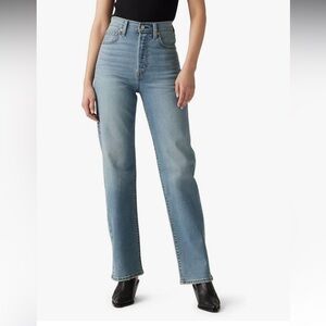 Levi’s Ribcage Jeans
